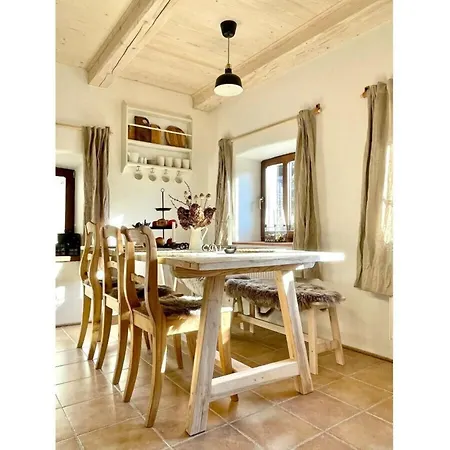 Lucany Lla560 Comfortable Villa